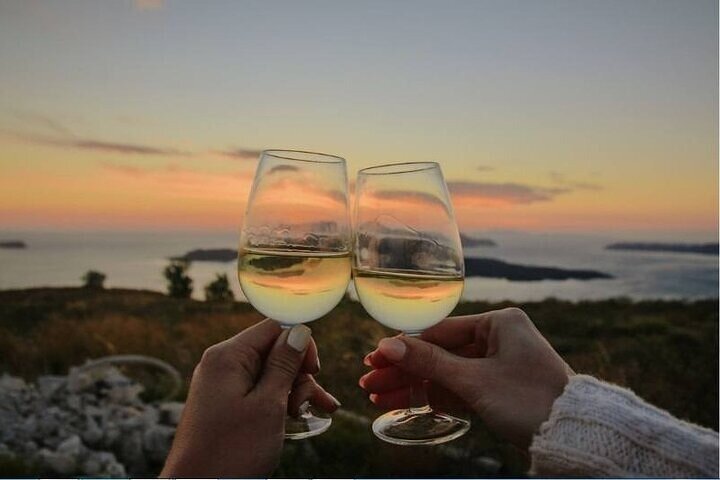 Discover the Wine Santorini Wine Tasting and Vineyard Tour ( 4 hours )
