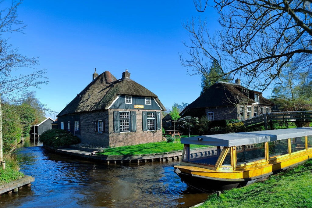 Full day excursion to Giethoorn