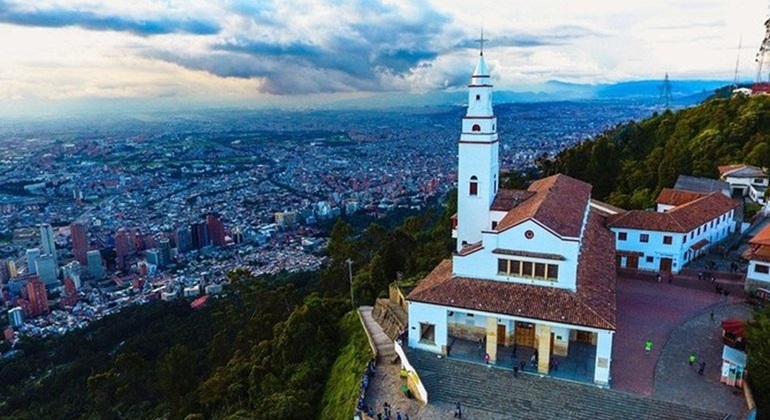 Tour: La Candelaria neighborhood, Monserrate, Gold Museum and Botero Museum