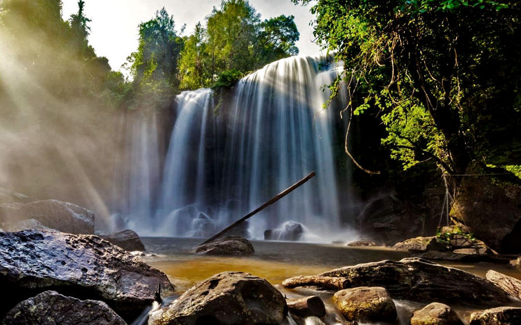 Kulen Waterfall & 1000 Lingas Tour