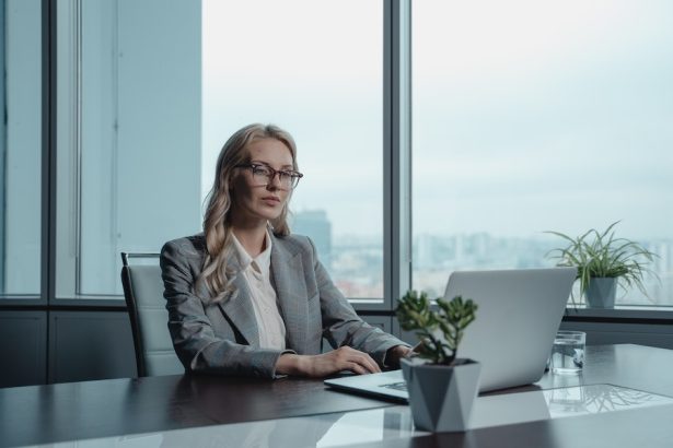 Creating Micro-Courses for the Training of Business Executives