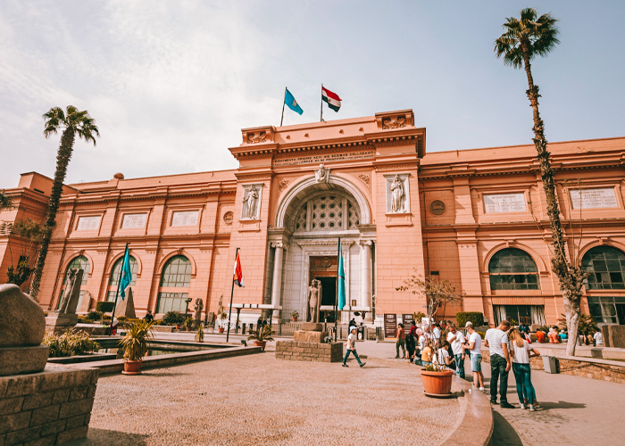 Day in Cairo: Pyramids, Sphinx, Citadel, Egyptian Museum.